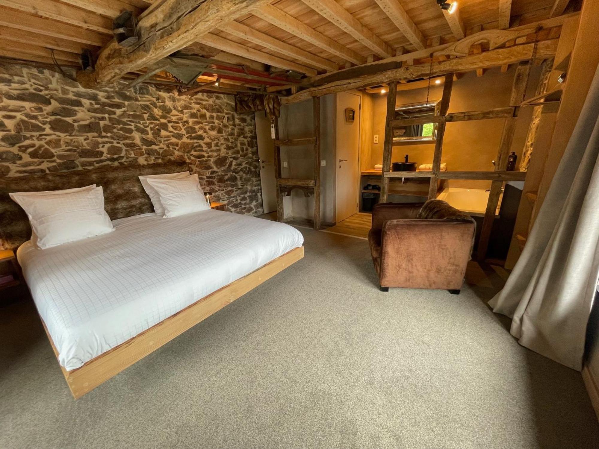 Les Chambres De Laurette Спа Екстериор снимка