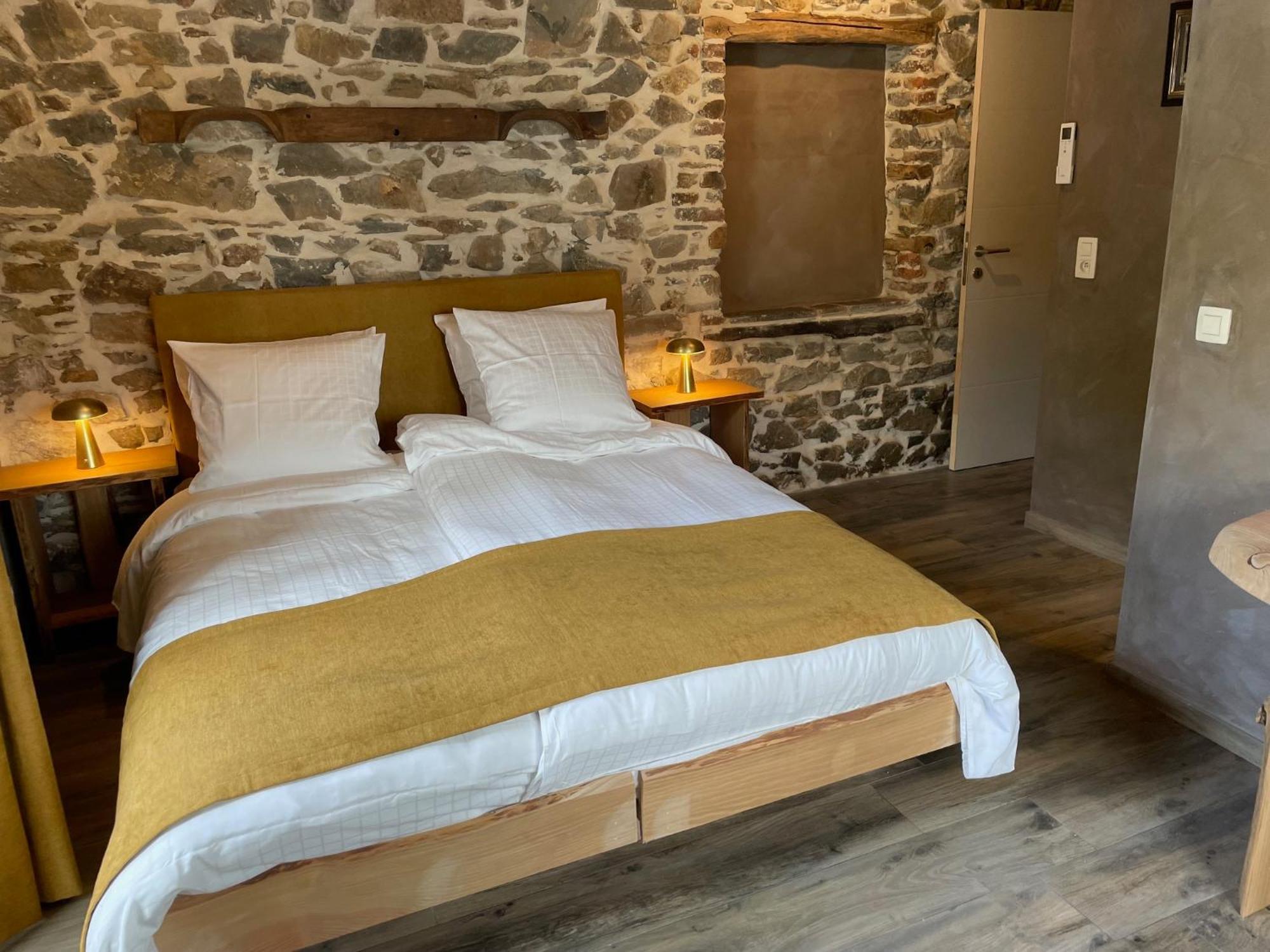 Les Chambres De Laurette Спа Екстериор снимка