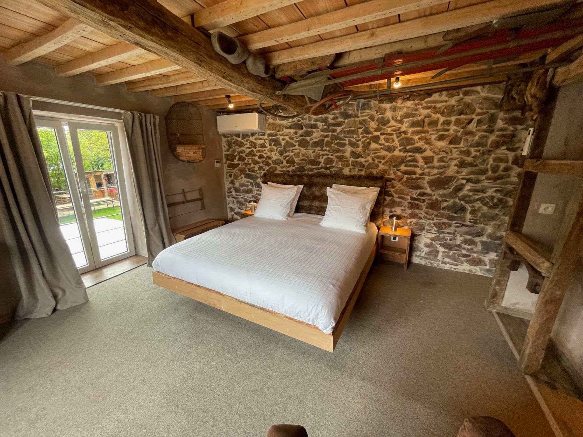 Les Chambres De Laurette Спа Екстериор снимка